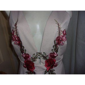 Anna Grace Dress Large New Embroidered Flowers